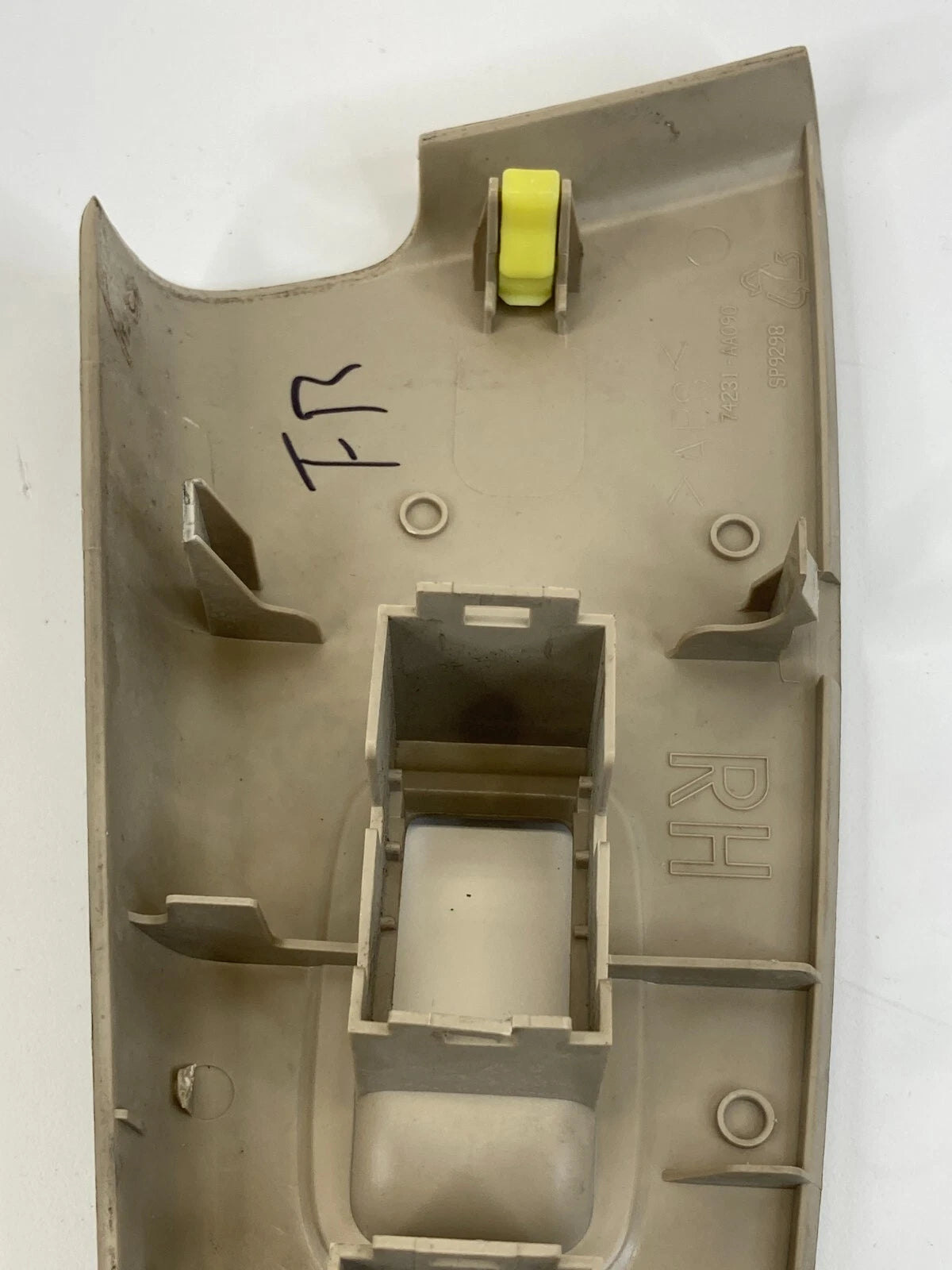 04-08 TOYOTA SOLARA FRONT RIGHT PASSENGER DOOR WINDOW SWITCH BEZEL TRIM COVER