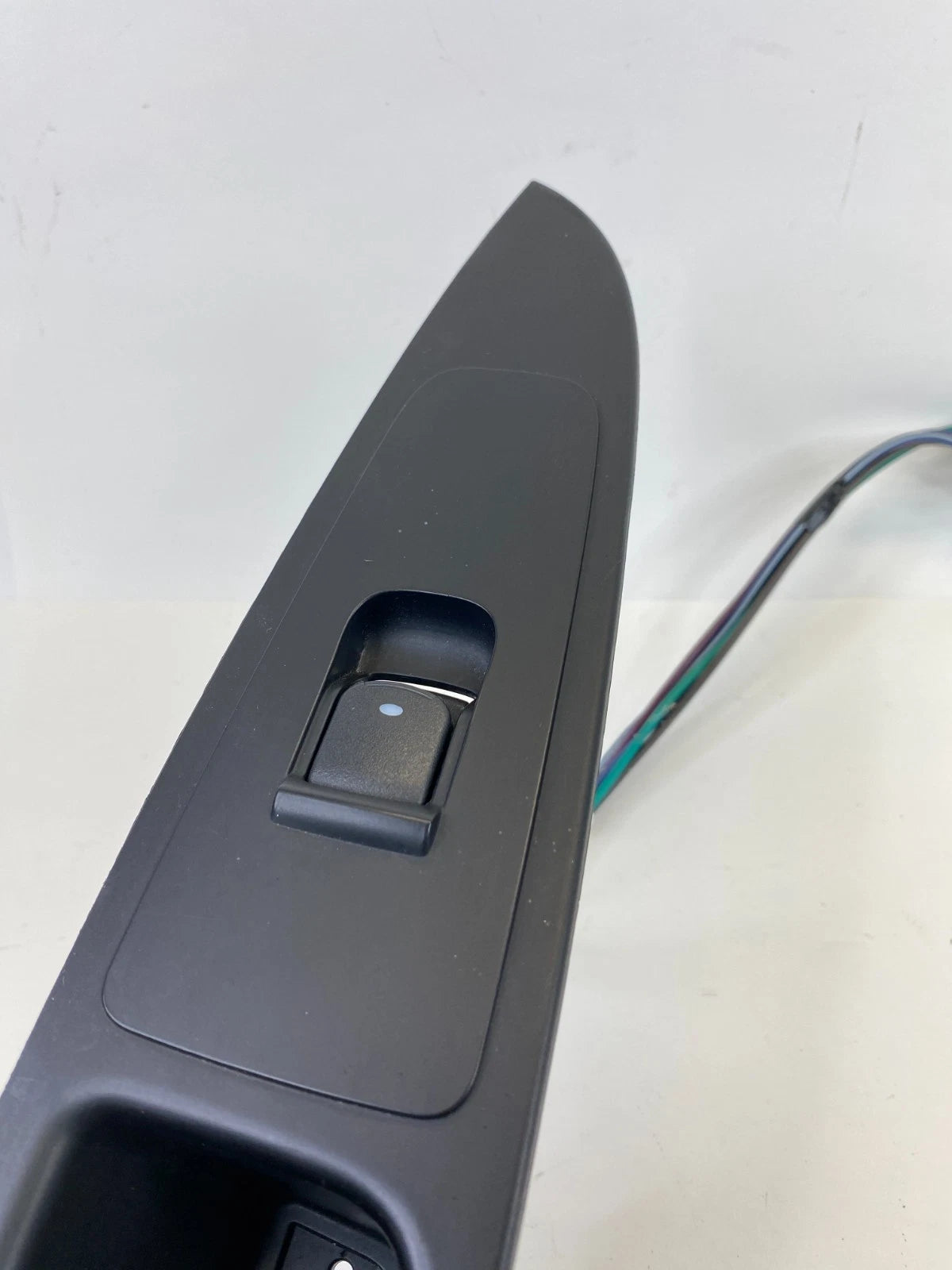 2008-2012 CHEVROLET MALIBU FRONT RIGHT WINDOW CONTROL SWITCH W/ BEZEL 20952791