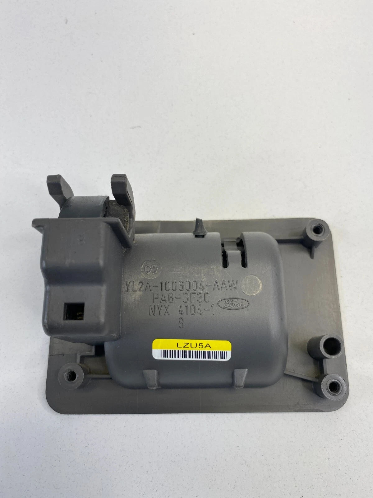 2002-2005 FORD EXPLORER MOUNTAINEER GLOVE BOX DOOR HANDLE LATCH YL2A-1006004-AAW