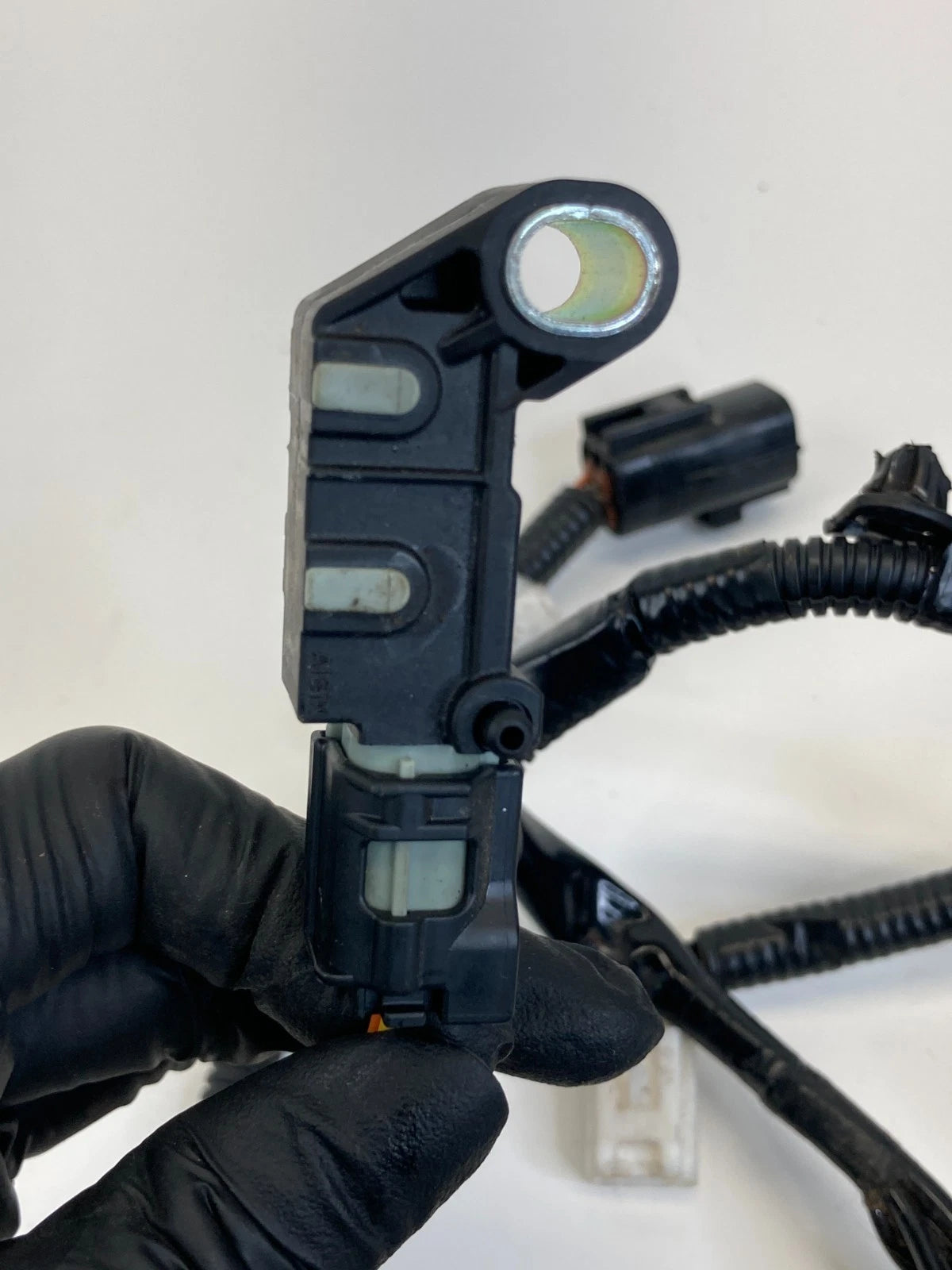 2004-2009 LEXUS RX330 RX350 FRONT LEFT SIDE SEAT BELT BUCKLE GRAY E067902 OEM