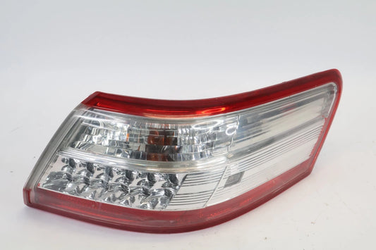 2010 2011 TOYOTA CAMRY HYBRID RIGHT PASSENGER TAIL LIGHT TAILLAMP OUTER LED OEM