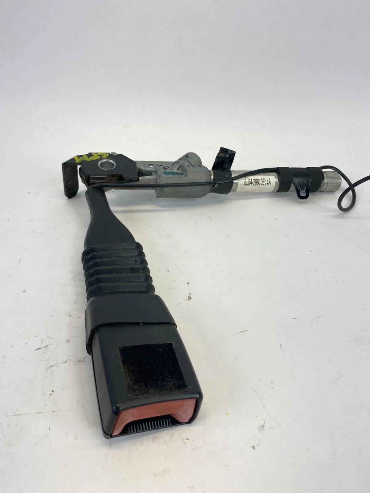 2008-2012 FORD ESCAPE FRONT RIGHT PASSENGER SEAT BELT BUCKLE 8L84-78610E14-A