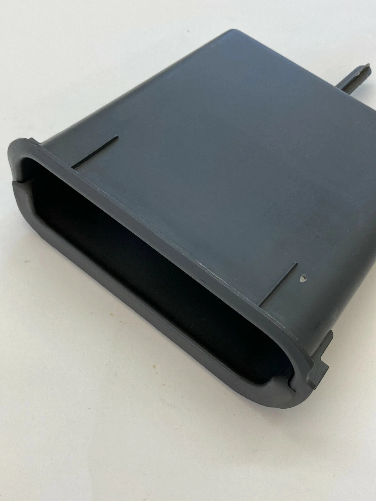1997-1999 CHEVROLET MALIBU DASH STORAGE COMPARTMENT POCKET BEZEL TRIM 22644330