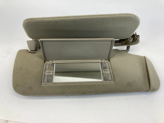 2003 2004 CHEVROLET TAHOE RIGHT PASSENGER SIDE SUNVISOR SUN VISOR SHADE W/ LIGHT