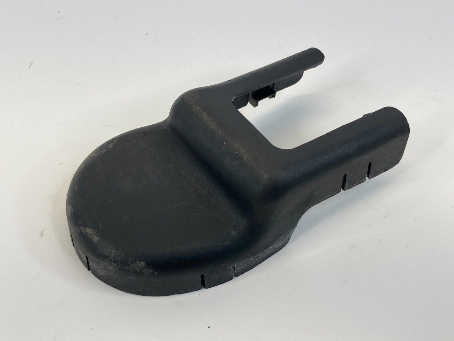 2011-2016 Hyundai Elantra Front Left Seat Inner Track End Cap Cover 88565-3X000