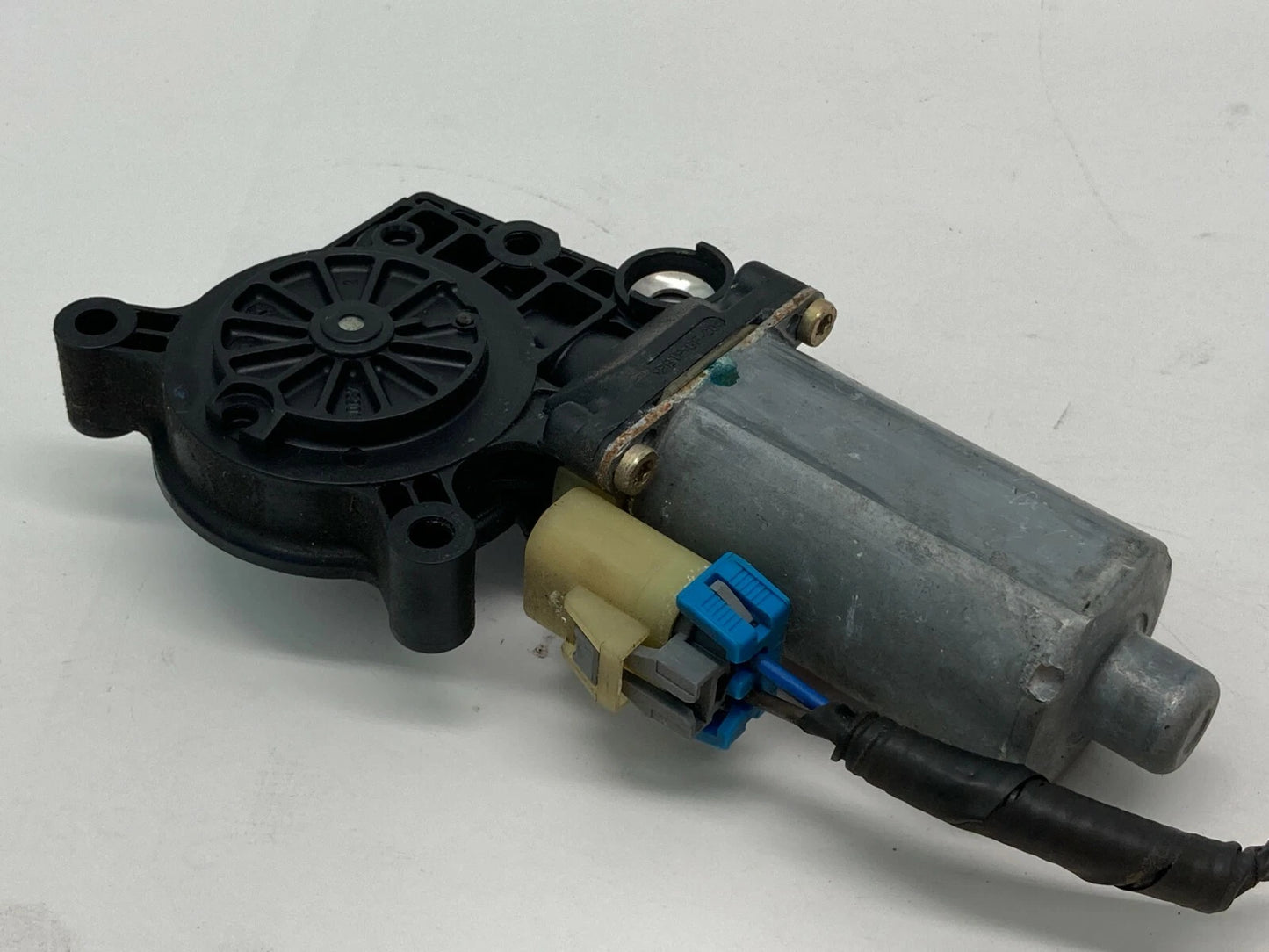 02 03 04 05 06 07 SATURN VUE FRONT RIGHT SIDE POWER WINDOW MOTOR CM091410A OEM