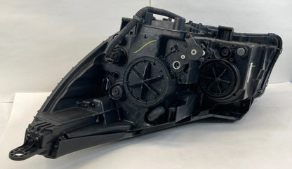 2016-2018 KIA SORENTO RIGHT SIDE HEADLIGHT HALOGEN W/ GUIDE LED 92102-C6 OEM