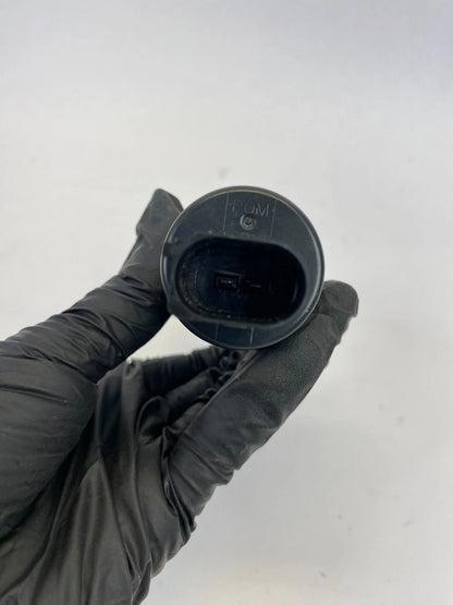 2009-2011 BMW 328I XDRIVE 07-11 328I WINDSHIELD WASHER FLUID PUMP 8377430-04 OEM