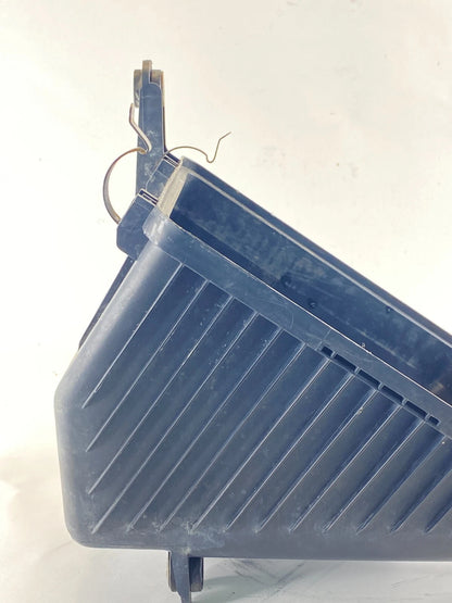 2010-2012 HYUNDAI SANTA FE AIR INTAKE CLEANER FILTER HOUSING UNIT 281122P100 OEM