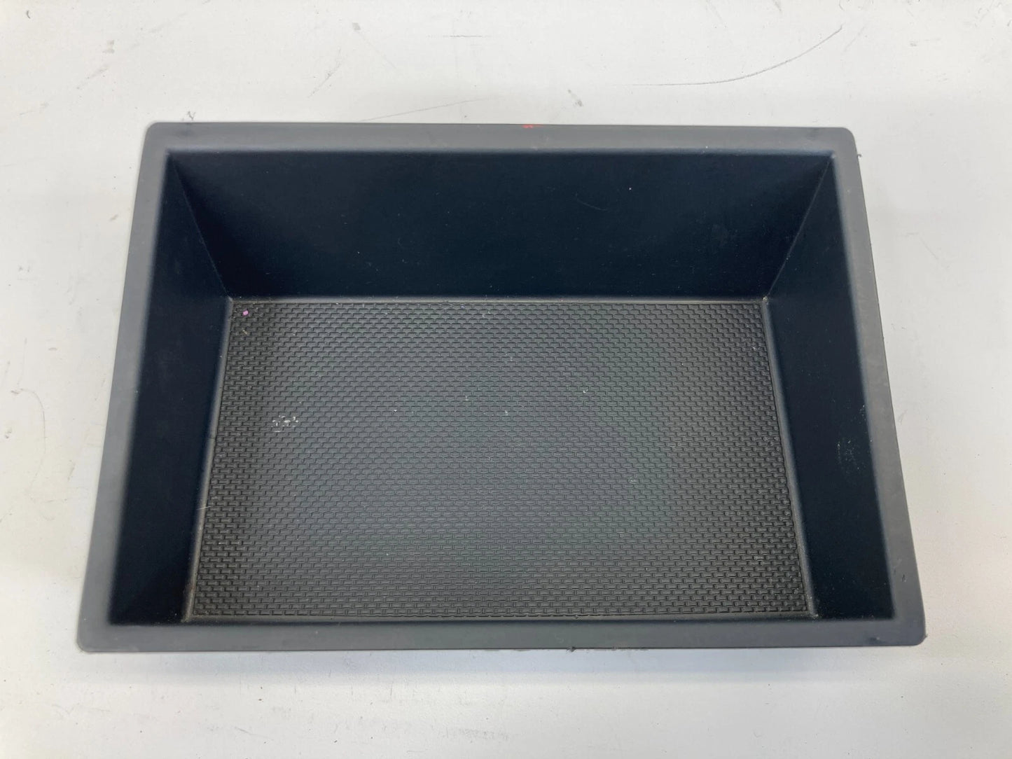 2013-2016 HYUNDAI SANTA FE CENTER CONSOLE STORAGE BOX TRAY ASSY 84655-2W100 OEM
