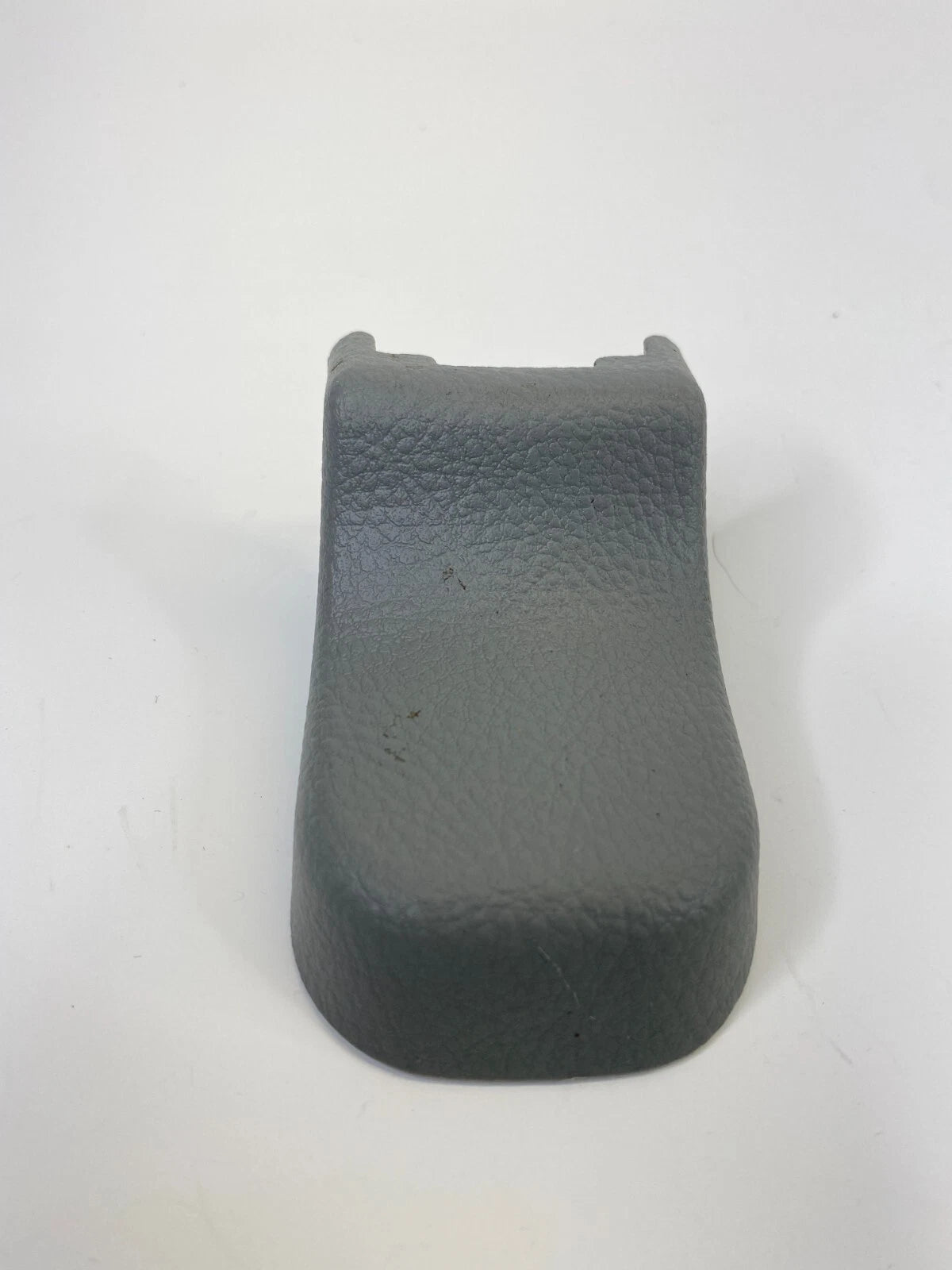 07 08 09 HYUNDAI SANTA FE FRONT INNER SEAT RAIL TRACK MOUNTING COVER 88097-2B000