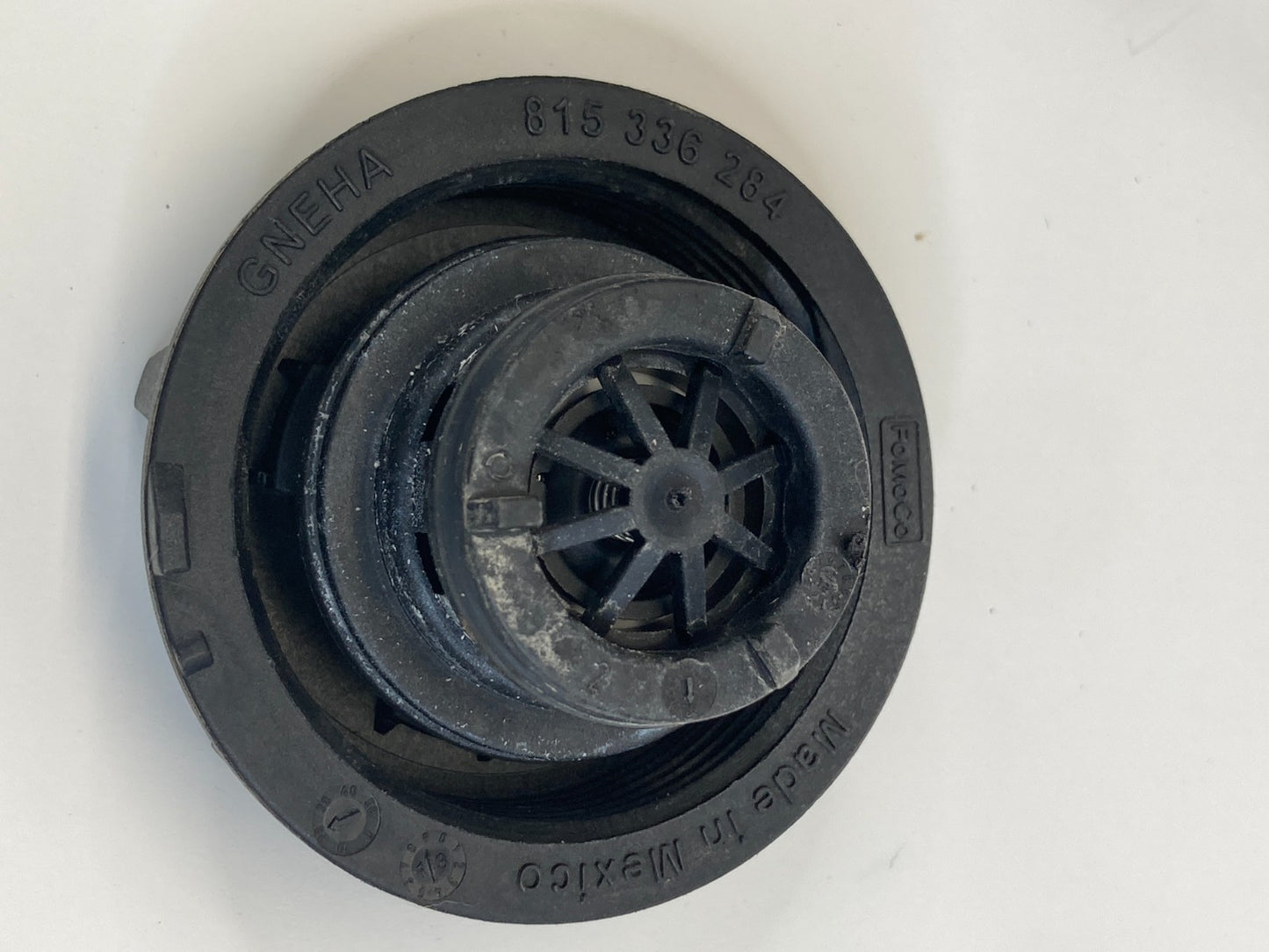 2013-2018 Ford C-Max Radiator Coolant Expansion Reservoir Tank Cap DG93-8101-AA