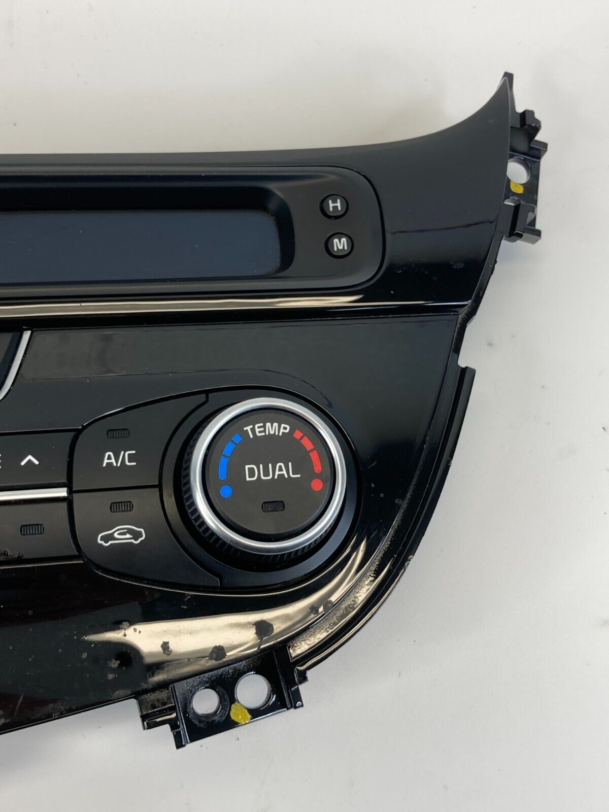 2014 2015 Kia Optima Dual Temperature Control Panel w Digital Clock 97250-2T OEM