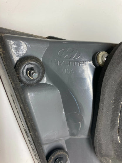 2006-2008 HYUNDAI SONATA REAR RIGHT PASSENGER INNER TAIL LIGHT 924040A0 OEM