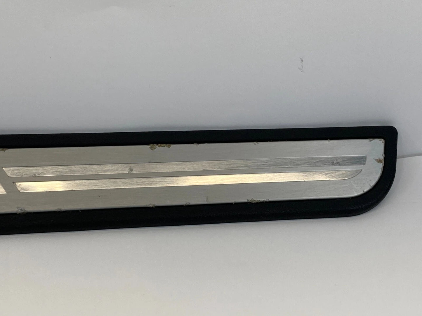 2007-2013 NISSAN ALTIMA FRONT RIGHT DOOR SCUFF SILL TRIM PLATE 999M1-UT000 OEM