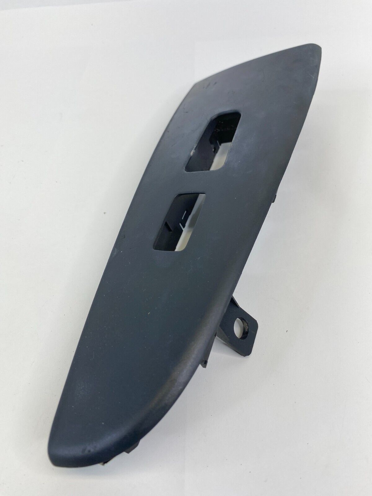 2007-2010 Hyundai Elantra Front Right Door Window Switch Trim Cover 93575-2H200