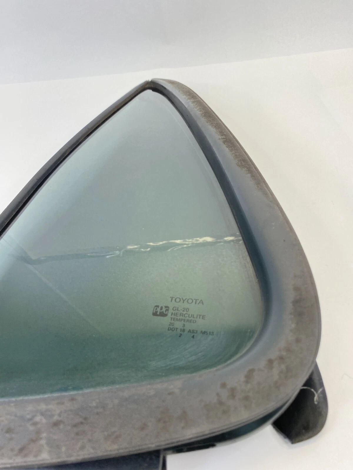 2001-2007 TOYOTA SEQUOIA REAR LEFT DOOR QUARTER WINDOW GLASS FIXED 68189-0C010