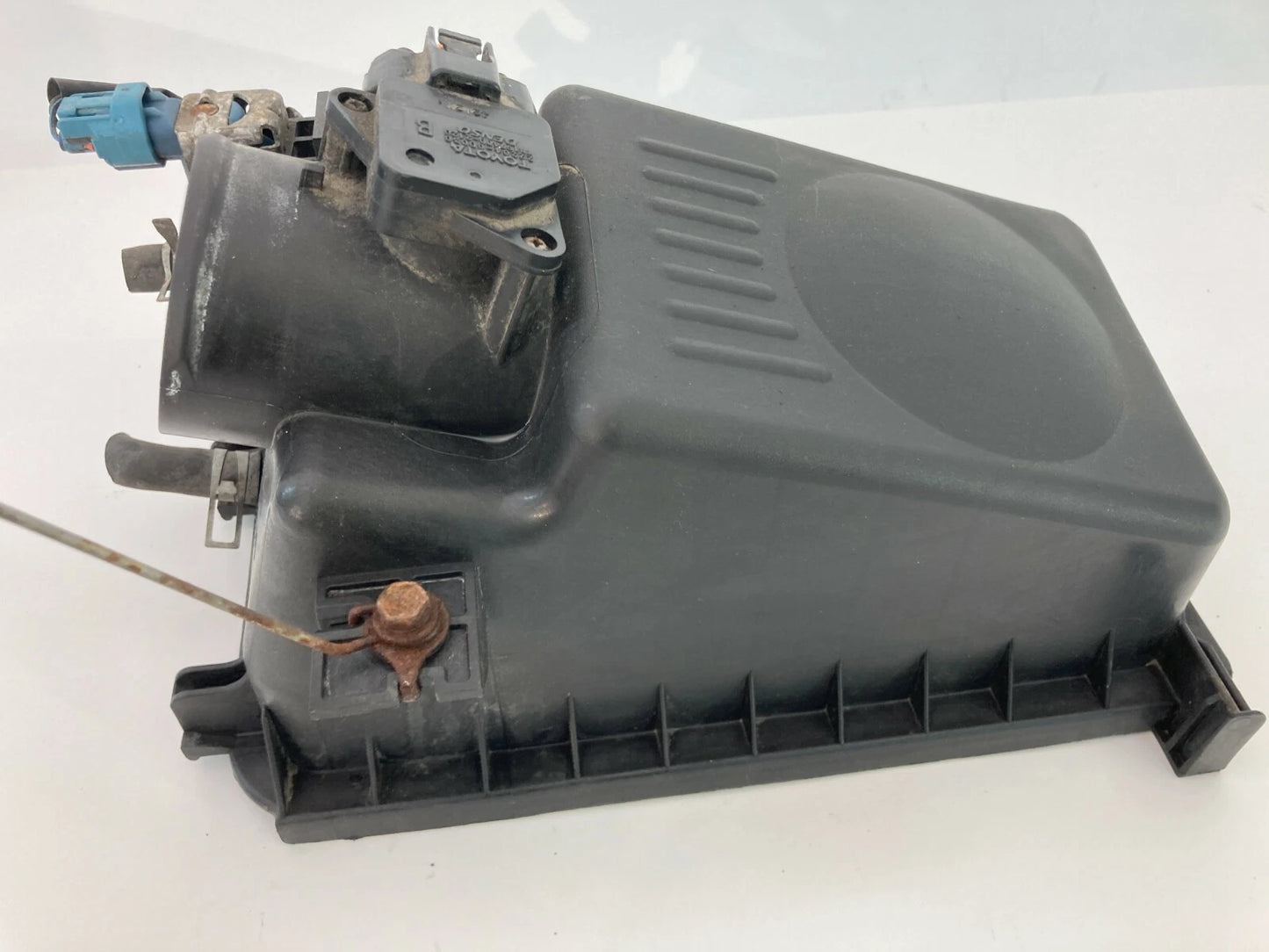 03-08 PONTIAC VIBE AIR INTAKE CLEANER FILTER BOX MASS AIR FLOW SENSOR TOP COVER