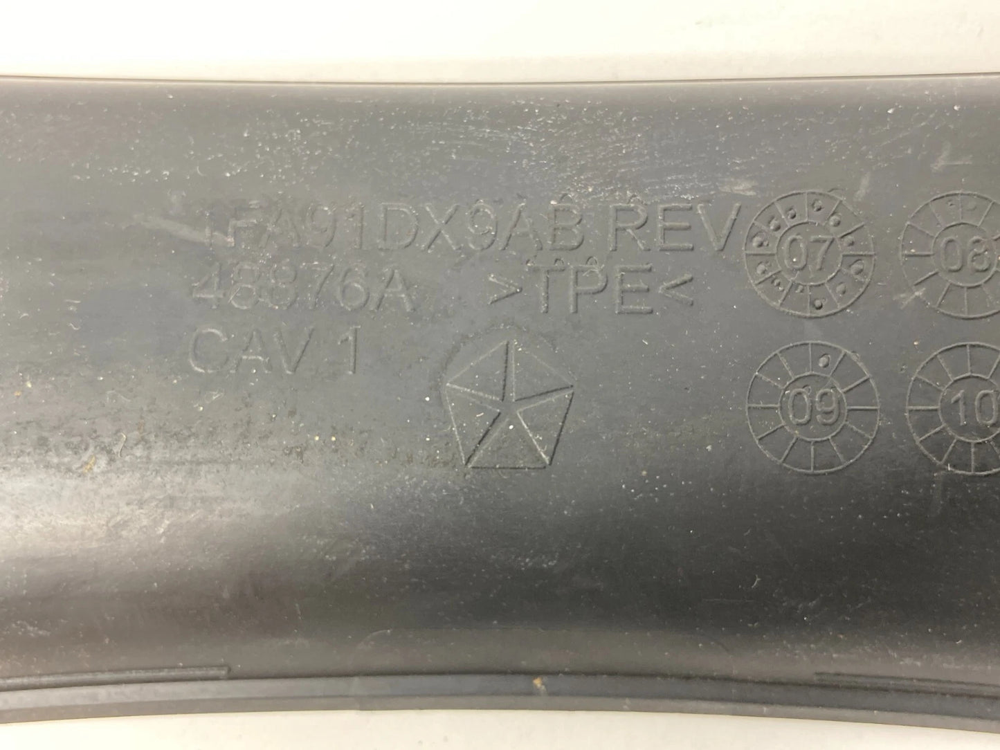 2008 2009 CHYSLER 300 CENTER CONSOLE MAT COIN TRAY RUBBER 1FA91DX9AB OEM