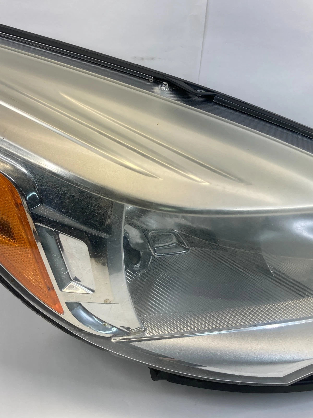 2013-2016 FORD ESCAPE FRONT RIGHT PASSENGER HEADLIGHT HEADLAMP HALOGEN OEM