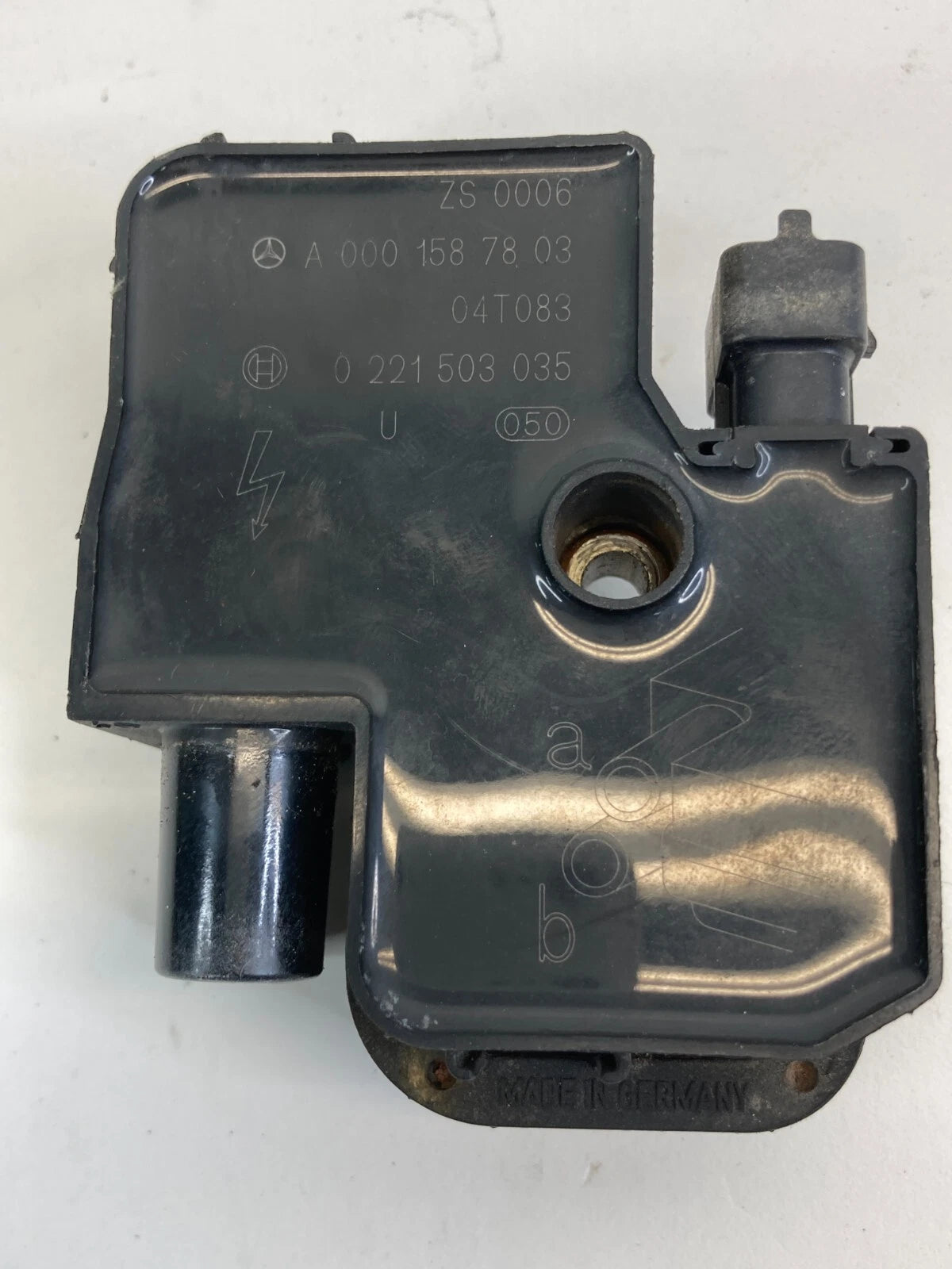 1998-2005 MERCEDES-BENZ E 320 3.2L V6 A/T ENGINE IGNITION COIL A0001587803 OEM