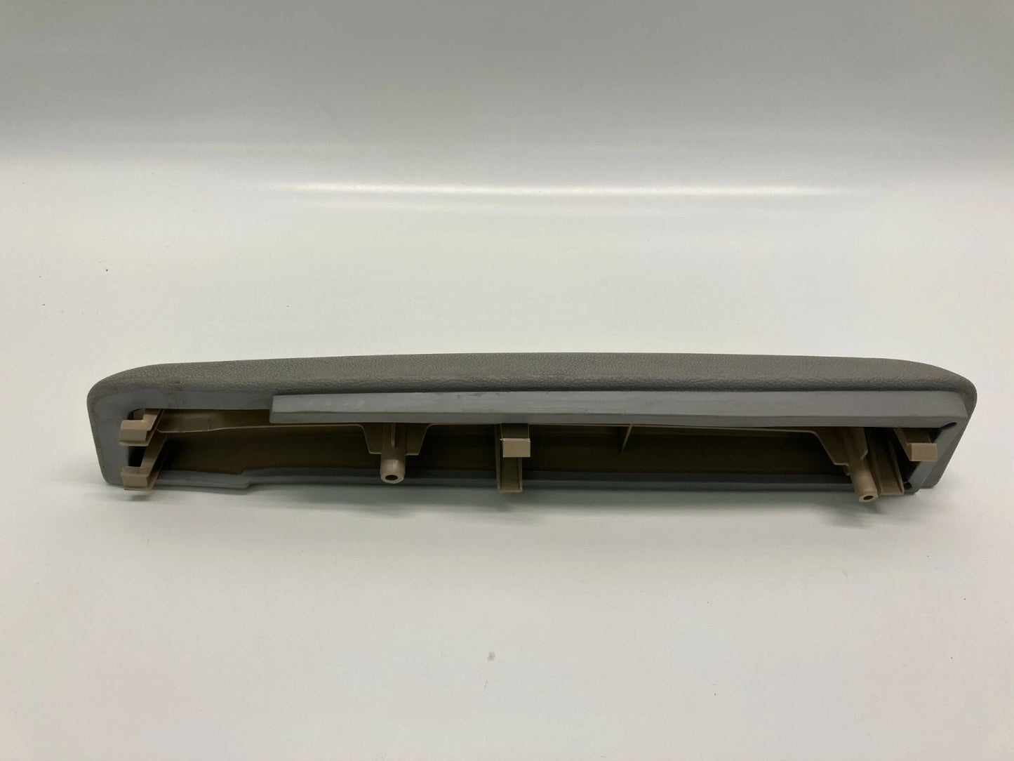 05 06 07 08 09 CHEVROLET EQUINOX RIGHT SIDE INTERIOR DOOR ARMREST ARM REST OEM