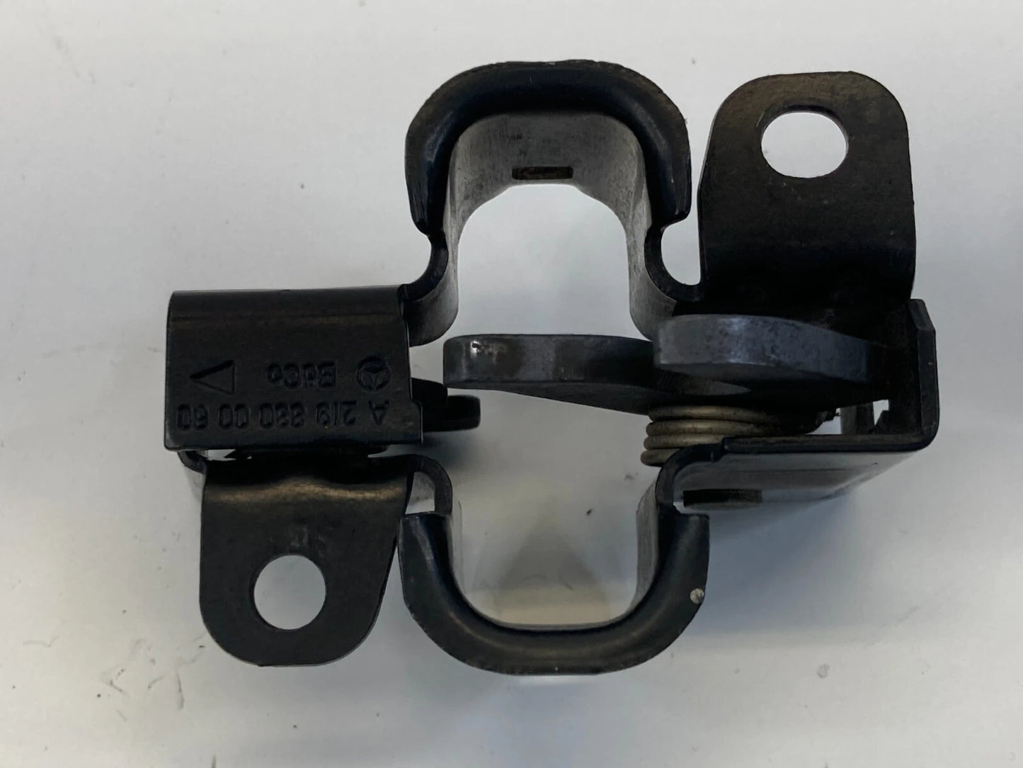 2006-2011 MERCEDES-BENZ CLS500 LEFT SIDE HOOD LOCK LATCH STRIKER 2198800060 OEM