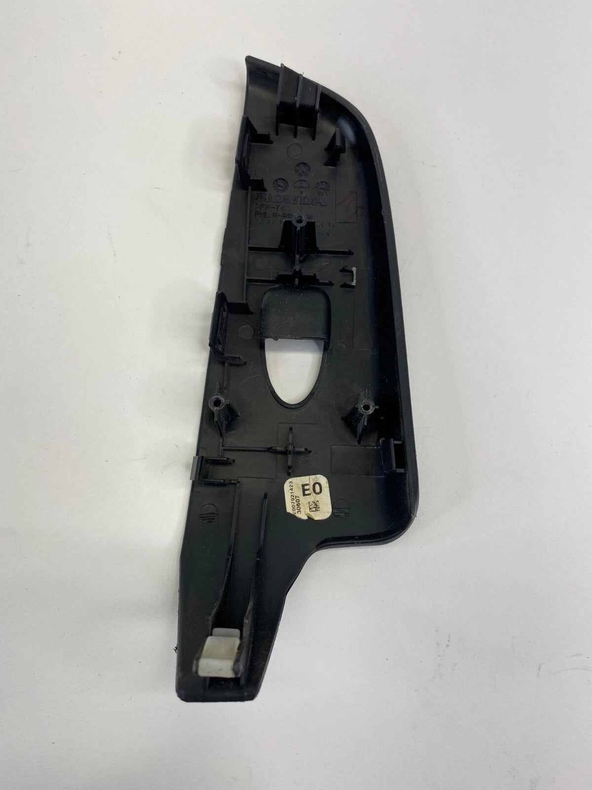 06-11 HONDA CIVIC SEDAN REAR RIGHT SIDE WINDOW SWITCH BEZEL 83741-SNA-A010M1
