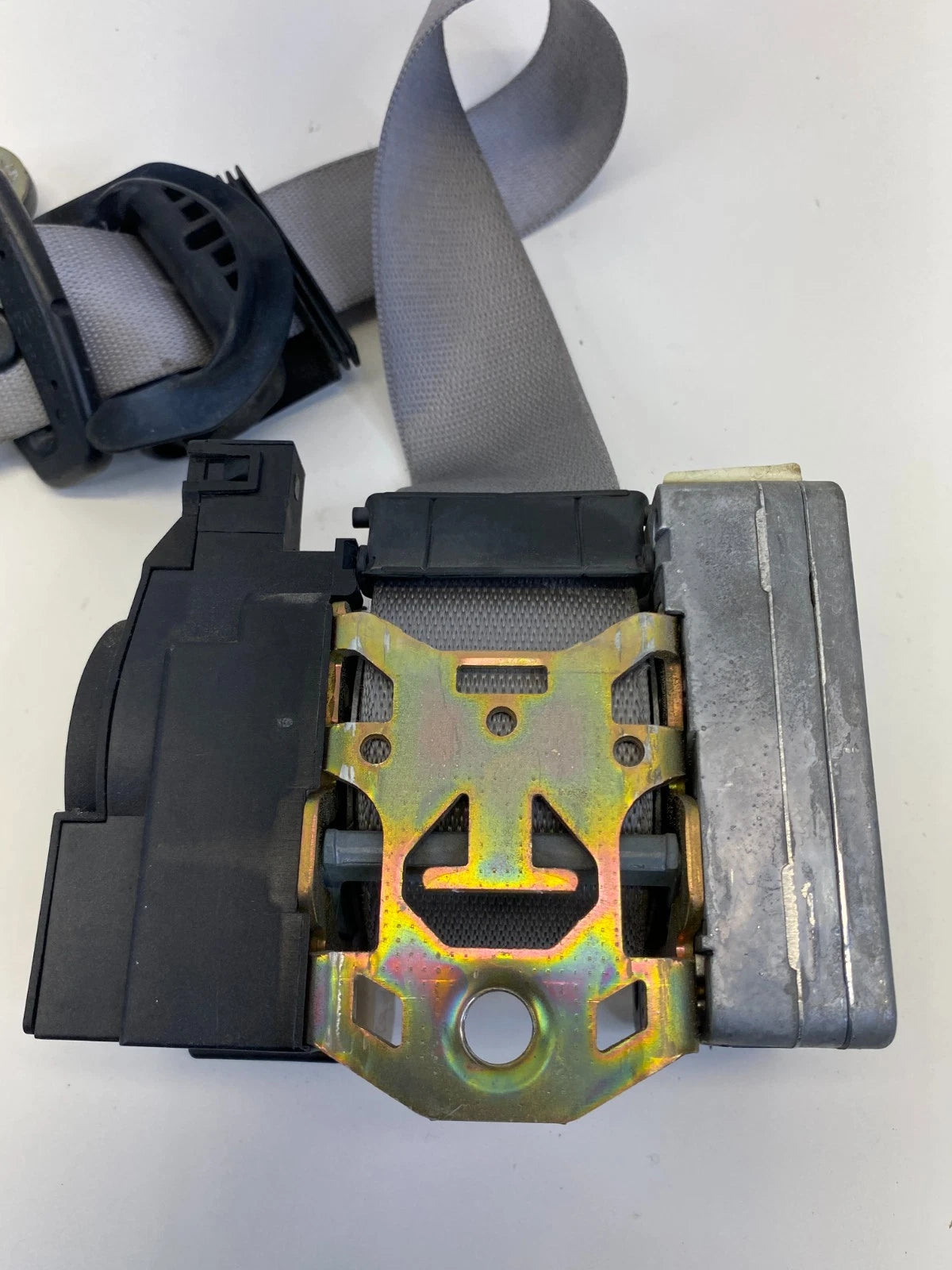 2000-2006 MERCEDES-BENZ S430 S500 FRONT RIGHT SIDE SEAT BELT RETRACTOR GRAY OEM