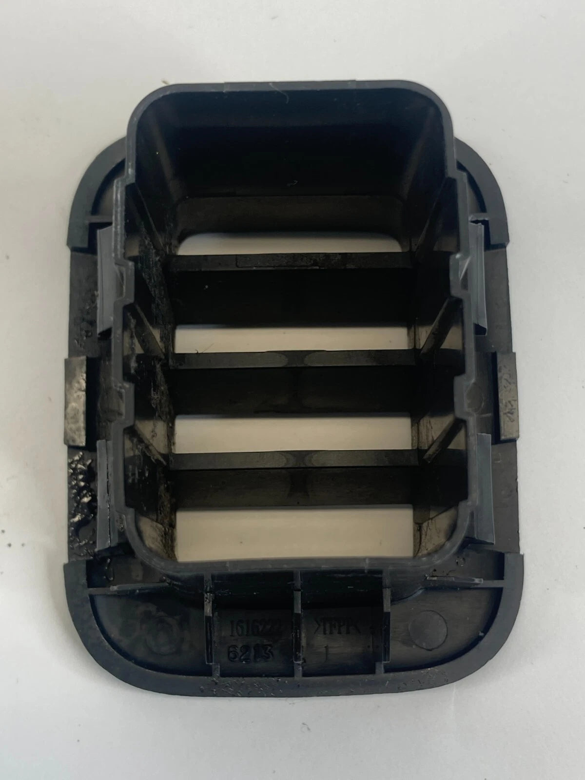 09 10 11 12 CHEVROLET TRAVERSE CENTER CONSOLE LOWER GRILL GRILLE TRIM COVER OEM