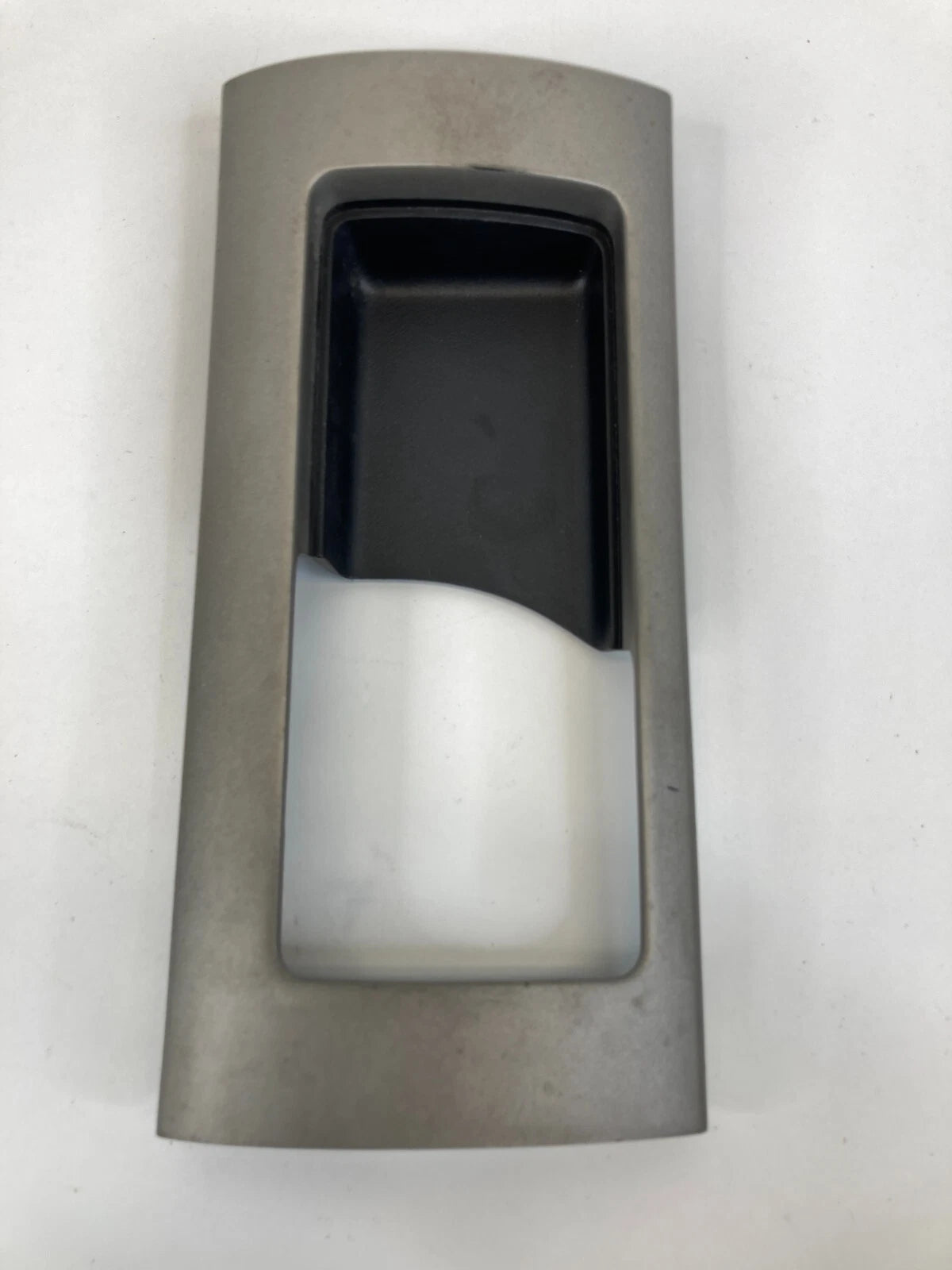 03-06 LINCOLN NAVIGATOR FRONT RIGHT INNER DOOR HANDLE BEZEL COVER 2L7X-782267