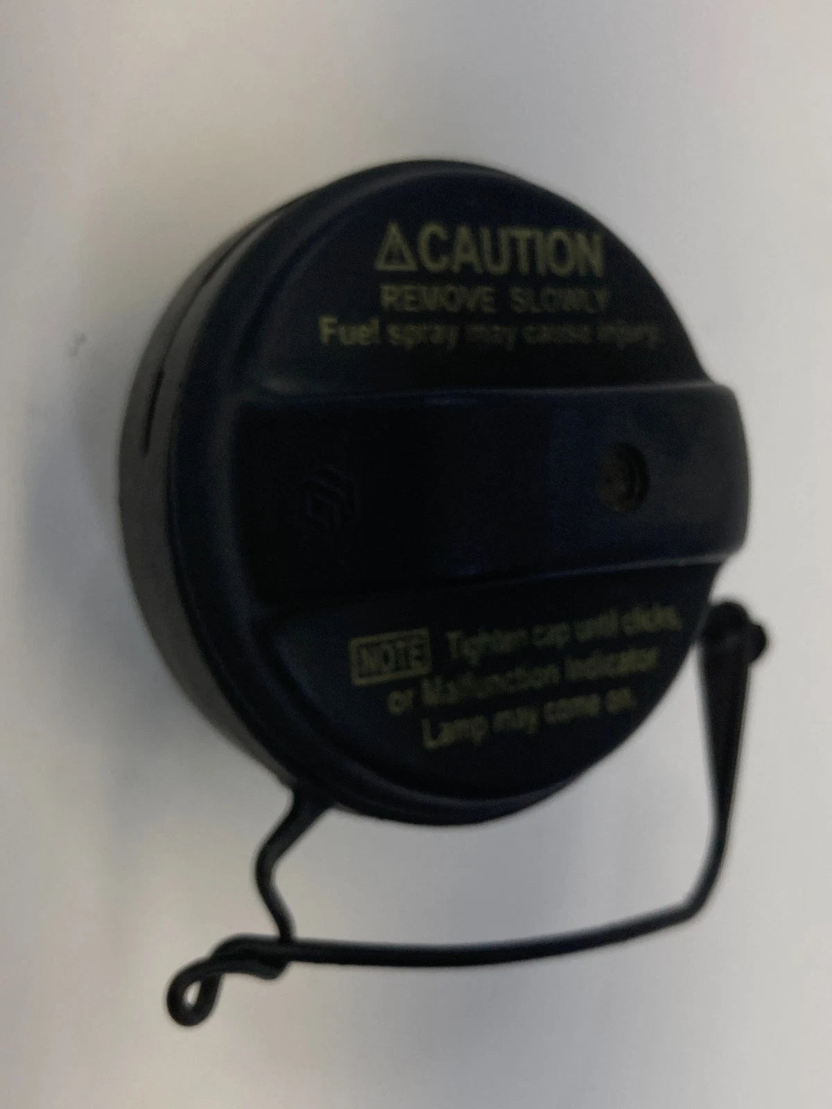 04 05 06 07 08 09 TOYOTA PRIUS GAS FUEL TANK CAP WITH TETHER STRAP OEM FACTORY