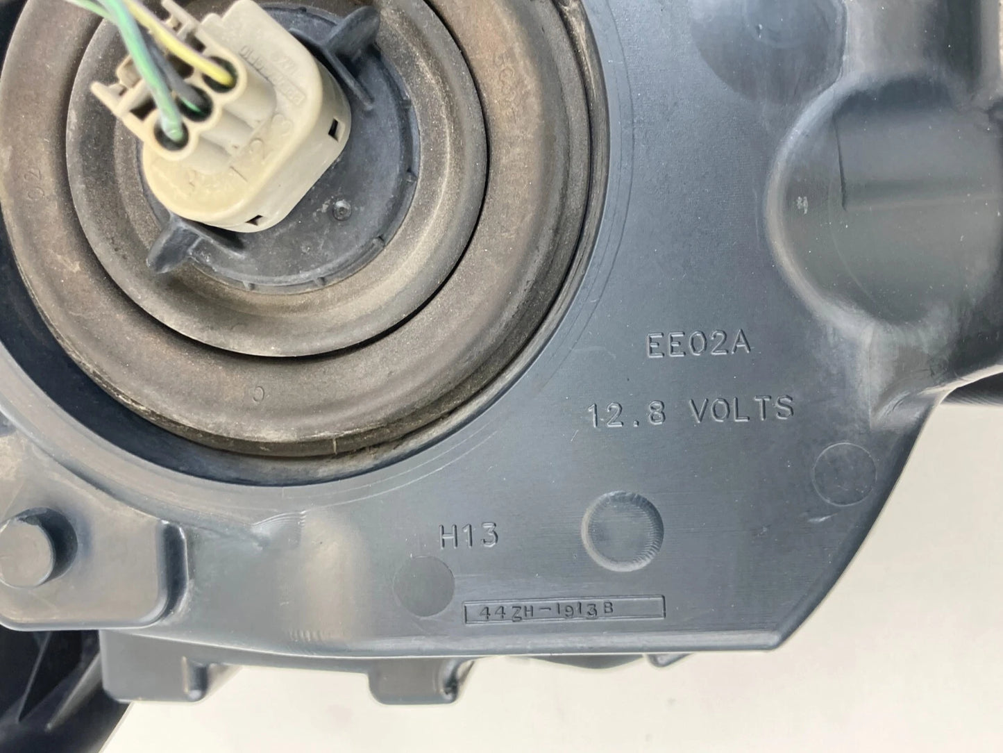 2007-2012 FORD ESCAPE FRONT RIGHT HEADLIGHT LENS UNIT OEM FACTORY 9L84-13005-A