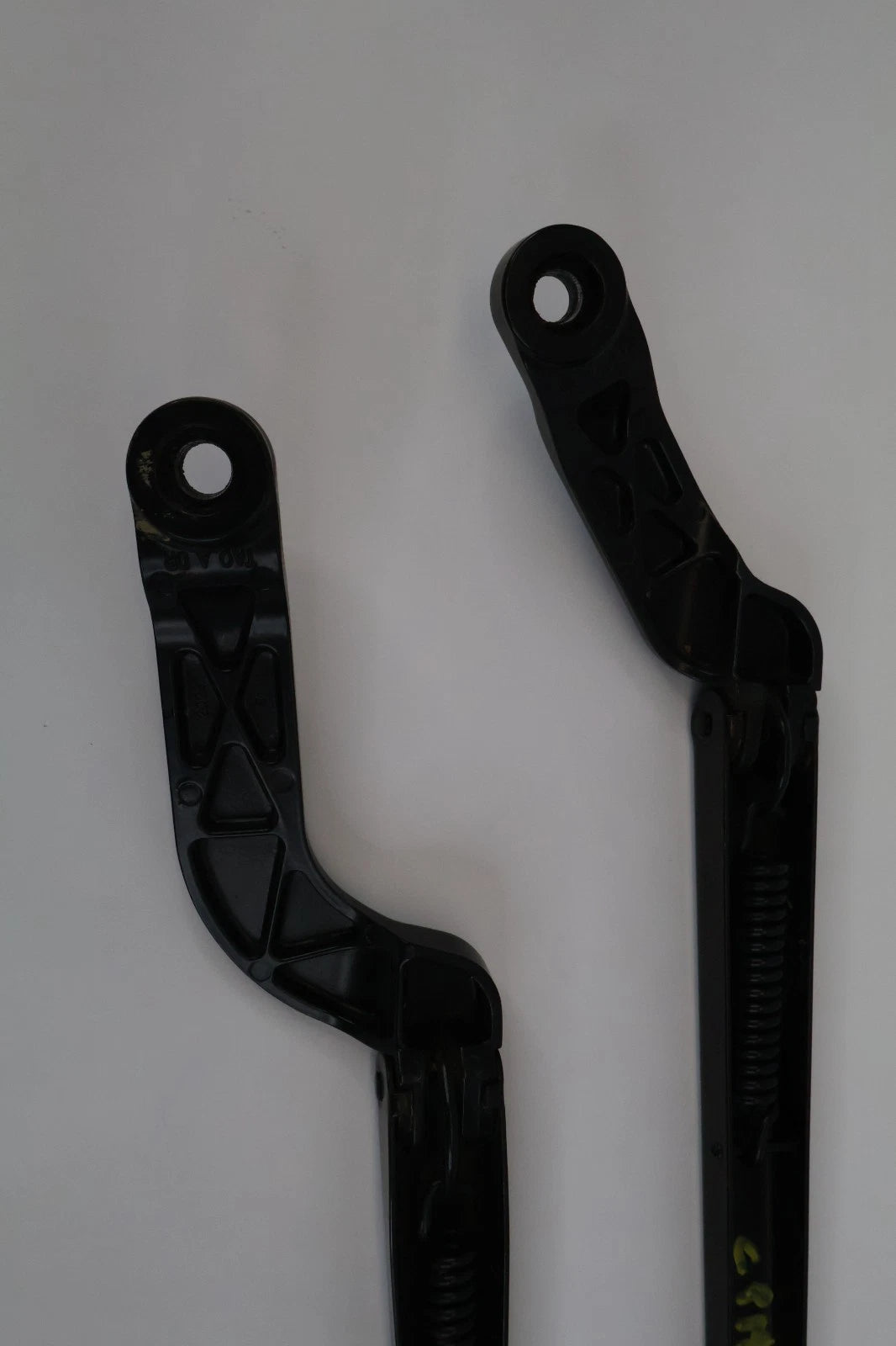 2008-2012 HONDA ACCORD SEDAN FRN RIGHT & LEFT WINDSHIELD WIPER ARMS PAIR SET OEM