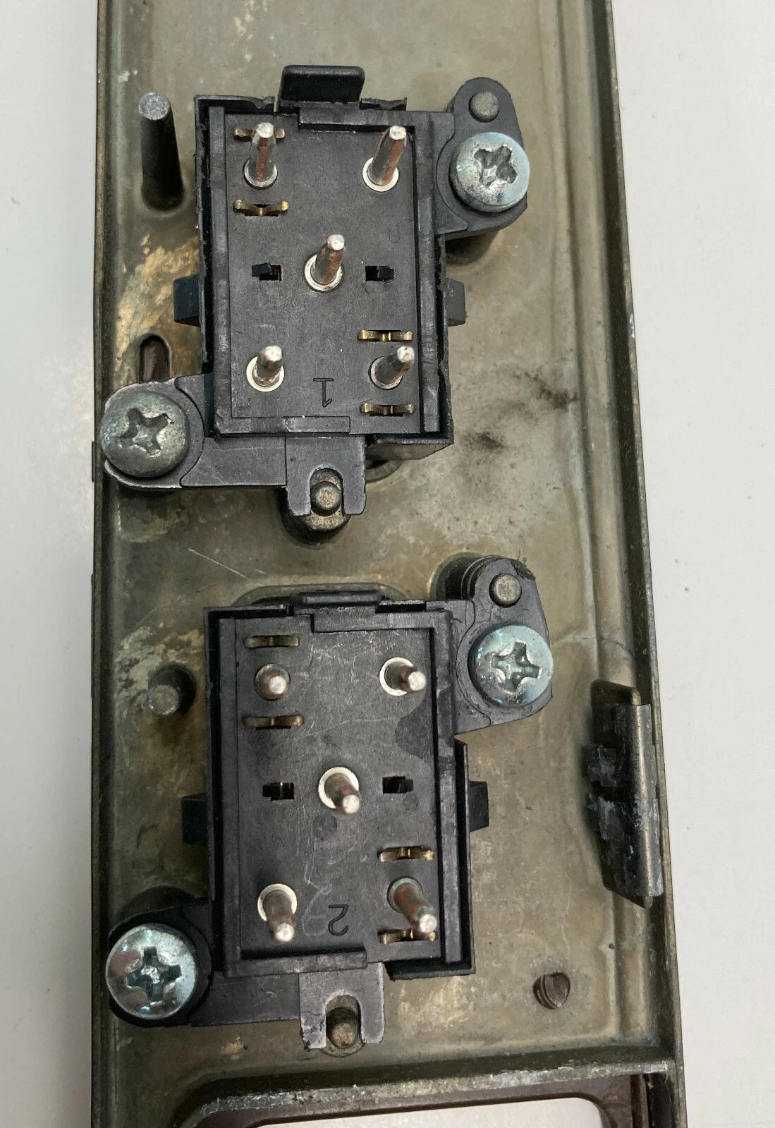 93 CHRYSLER IMPERIAL FRONT RIGHT PASSENGER SIDE DOOR POWER WINDOW SWITCH 4611650