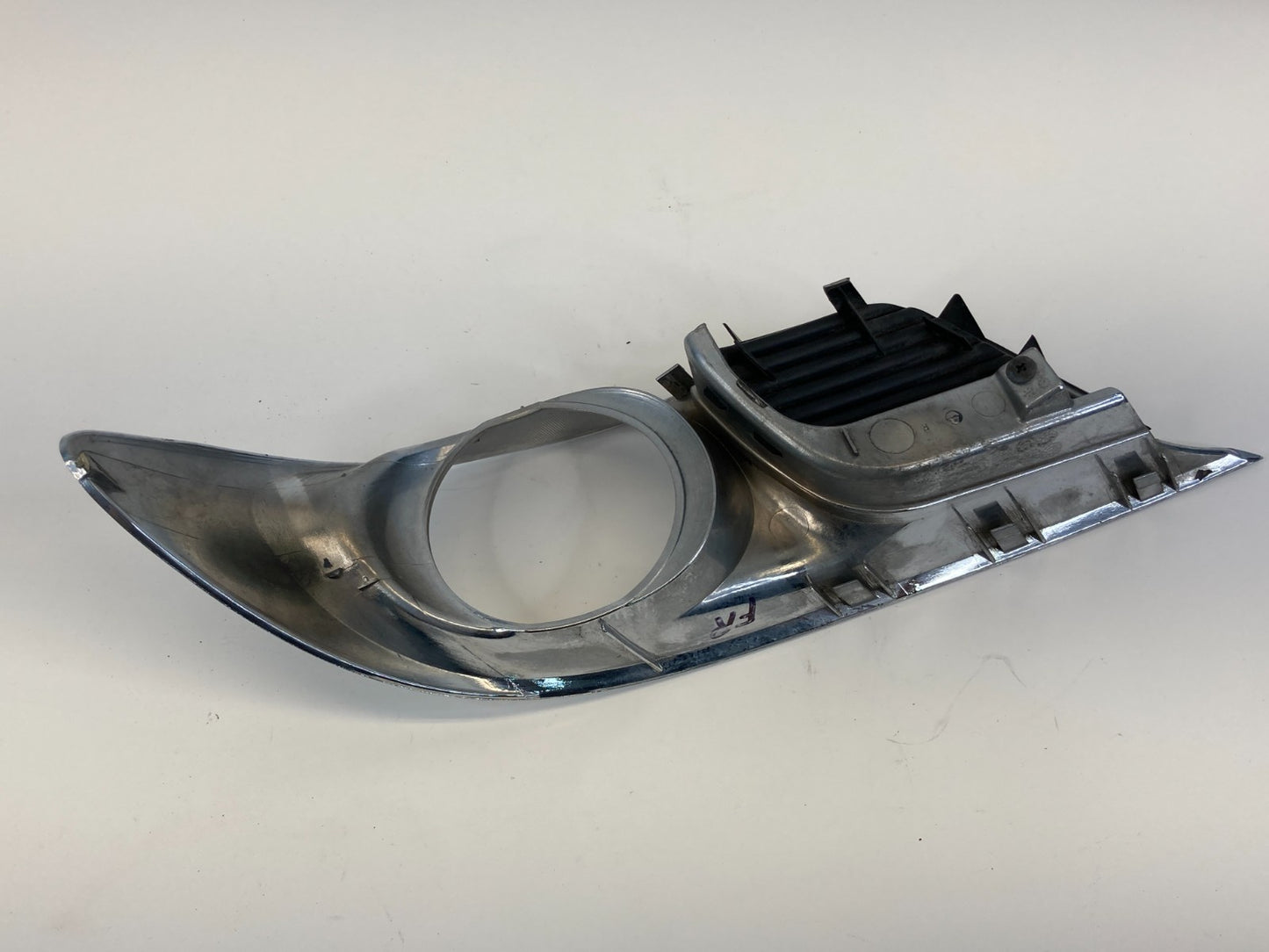 2011 2012 Toyota Avalon Front Right Passenger Side Fog Light Lamp Bezel Cover