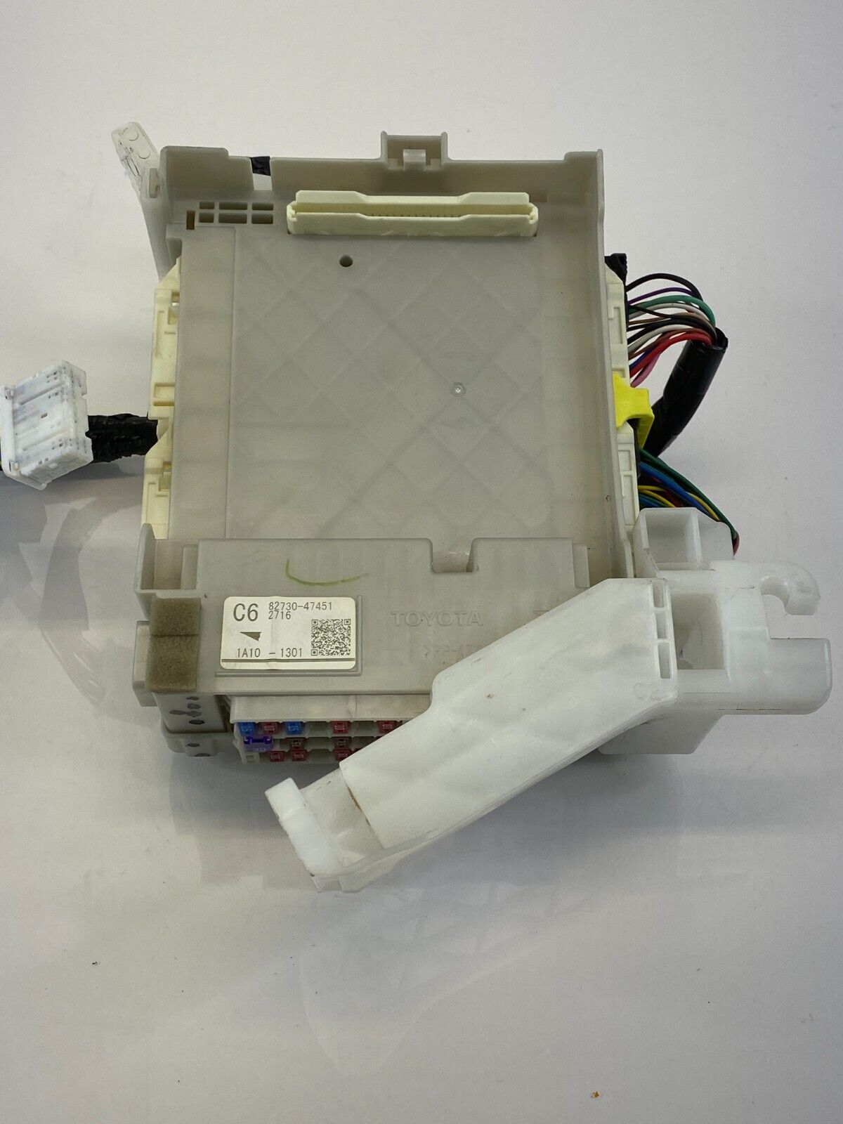 2011 11 Toyota Prius 1.8L Instrumental Panel Dash Fuse Relay Box 82730-47451 OEM