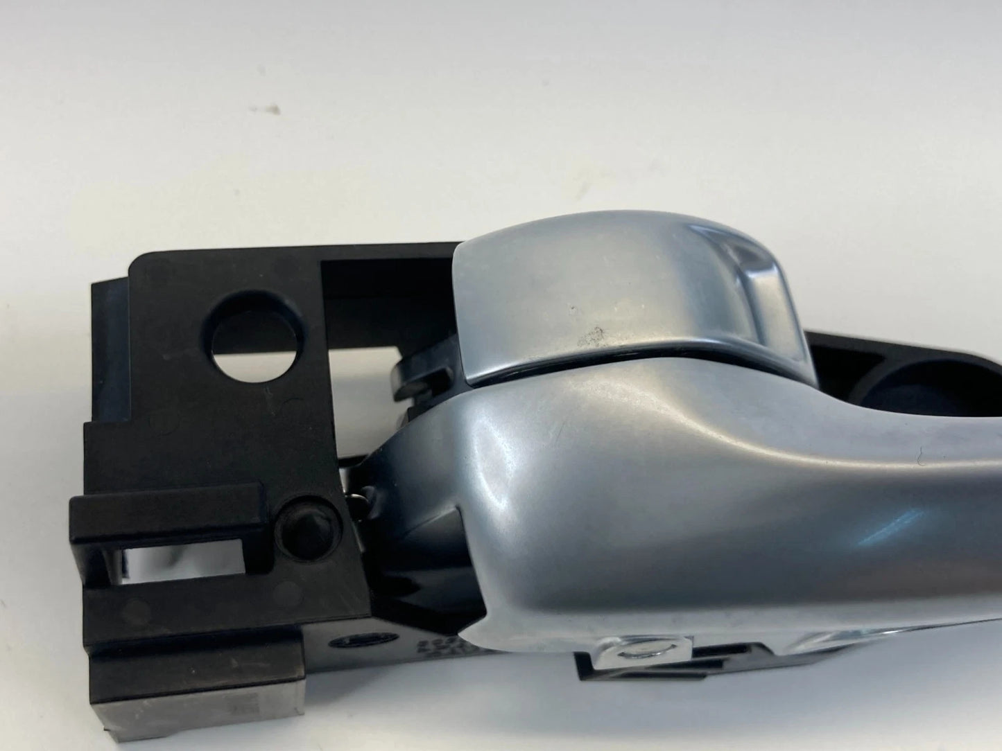 2015-2017 CHRYSLER 200 INTERIOR DOOR HANDLE REAR LEFT DRIVER OEM 3038088