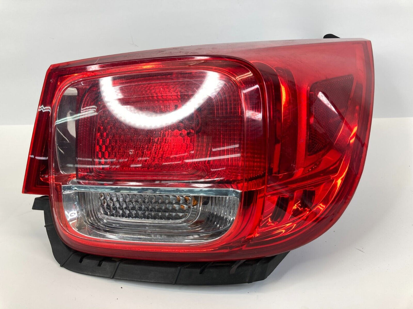 2013-2015 Chevrolet Malibu Rear Right Side Outer Tail Light Lamp Taillight OEM