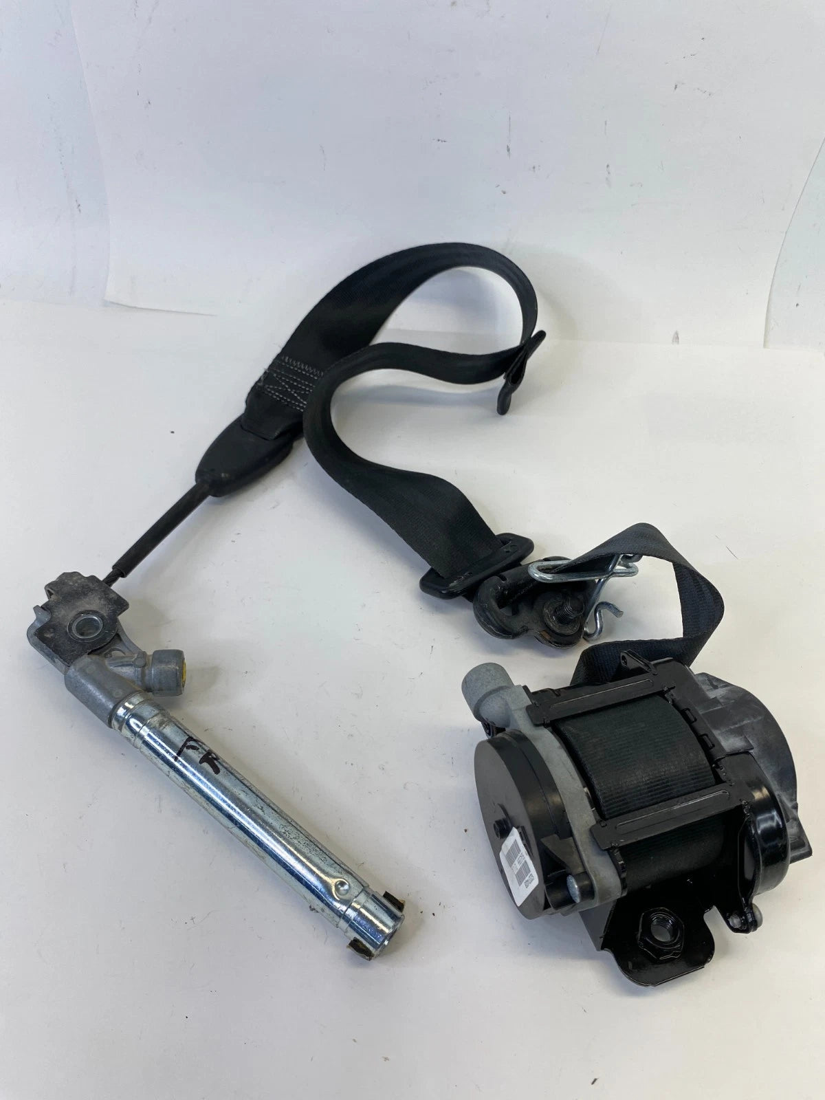 2013-2018 FORD FOCUS FRONT RIGHT PASSENGER SEAT BELT RETRACTOR SHOULDER LAP OEM