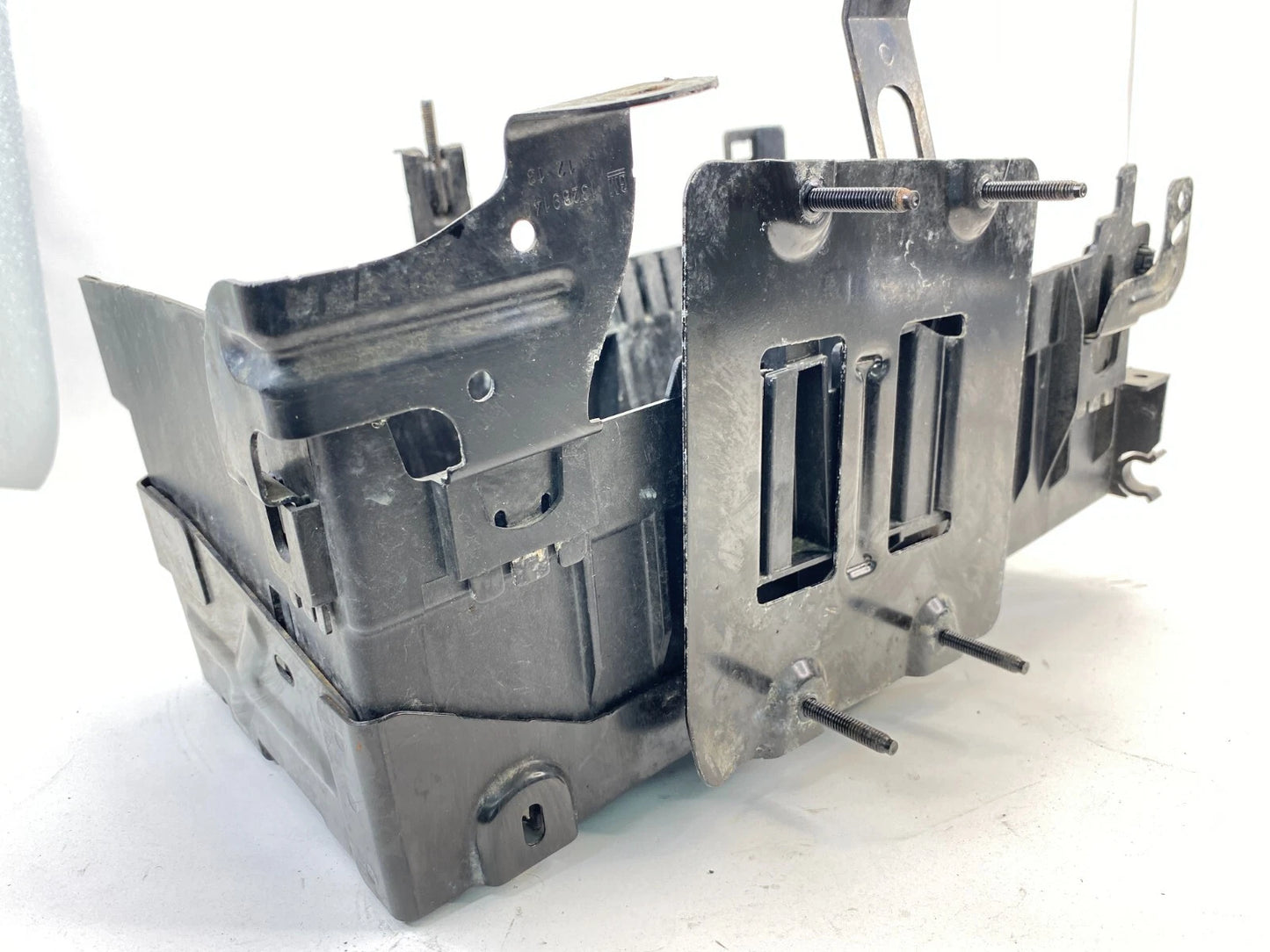 2011-2016 CHEVROLET CRUZE LOWER HOLDER BATTERY TRAY BASE COVER 13243503 OEM