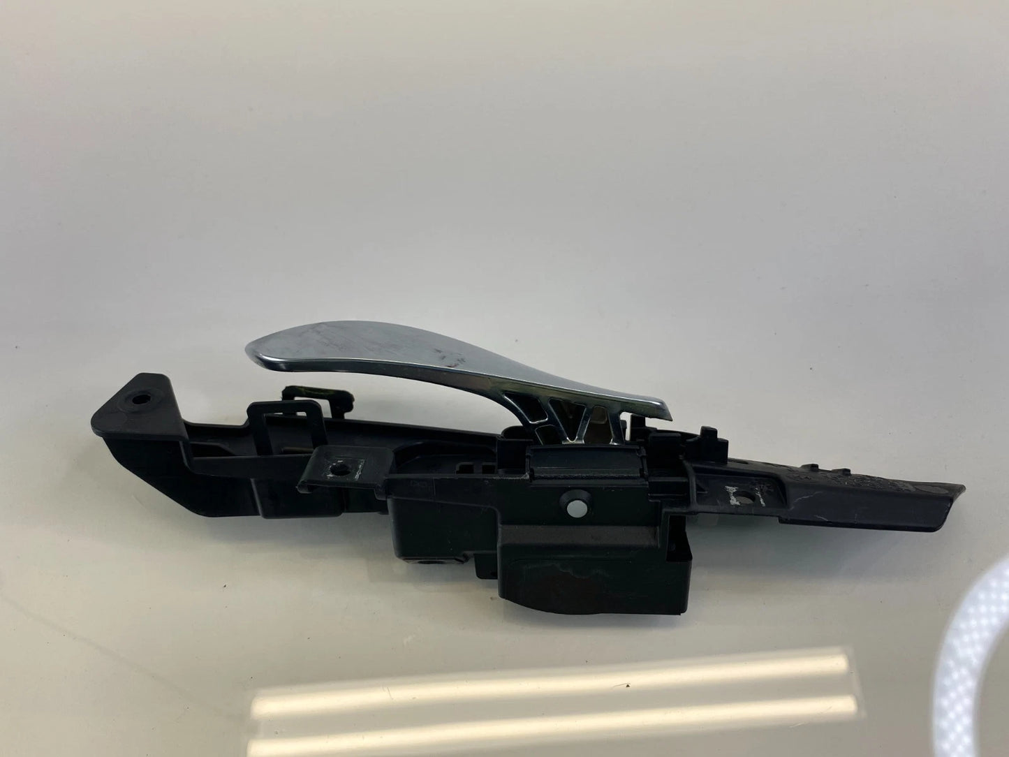 2007-2013 BMW X5 REAR RIGHT PASSENGER SIDE INNER DOOR HANDLE 7137298-05 OEM