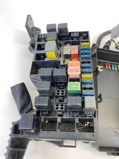 1992-2002 ISUZU TROOPER ENGINE FUSE AND RELAY BLOCK BOX ASSEMBLY OEM