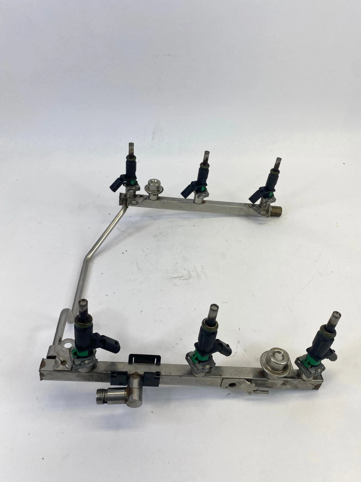 2010-2012 MERCEDES-BENZ GLK-350 FRONT ENGINE FUEL INJECTORS RAIL OEM A2720701395