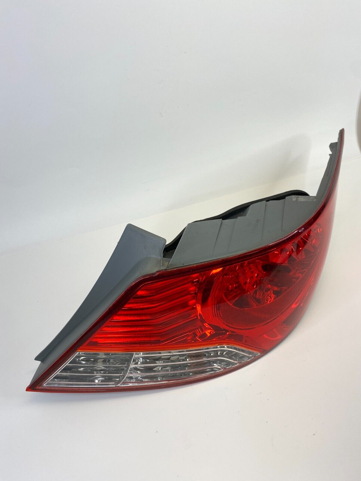 2012-2014 Hyundai Accent GLS Rear Right Passenger Side Tail Light Lamp Taillight