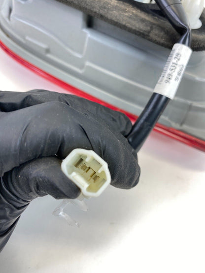 2010 2011 Toyota Camry Left Driver Side Inner Taillight Tail Light Lamp Assy OEM