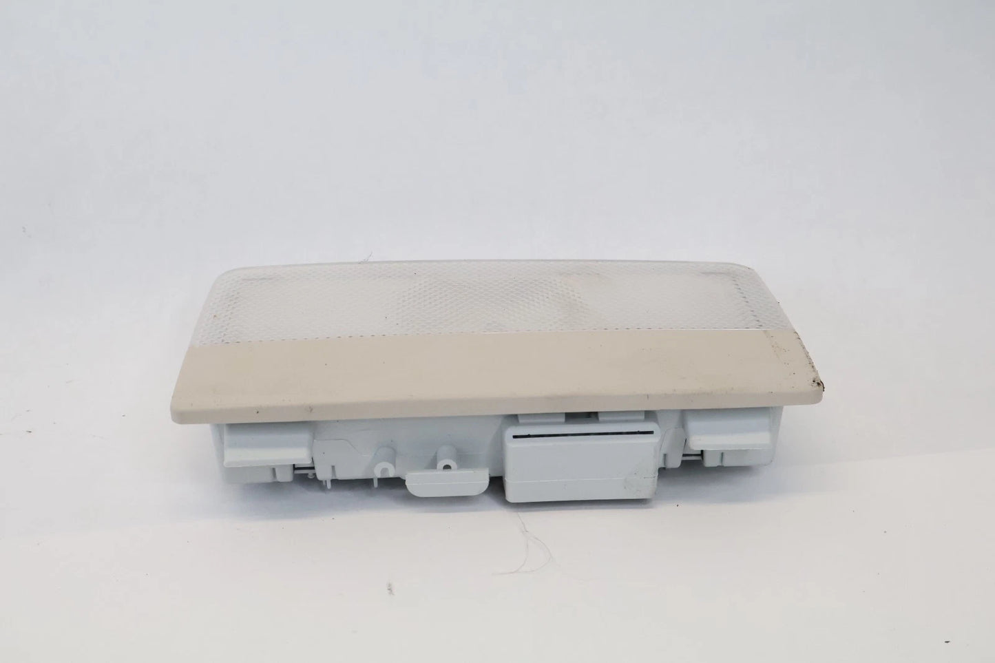 2016-2018 CHEVROLET CRUZE REAR SEAT CENTER COURTESY DOME LIGHT ASSEMBLY OEM