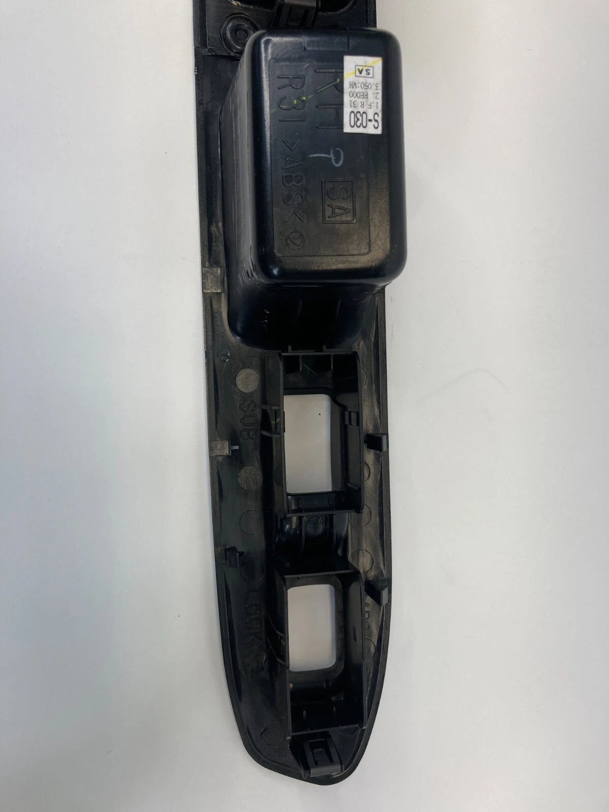 2003-2008 SUBARU FORESTER FRONT RIGHT SIDE DOOR WINDOW SWITCH BEZEL TRIM COVER
