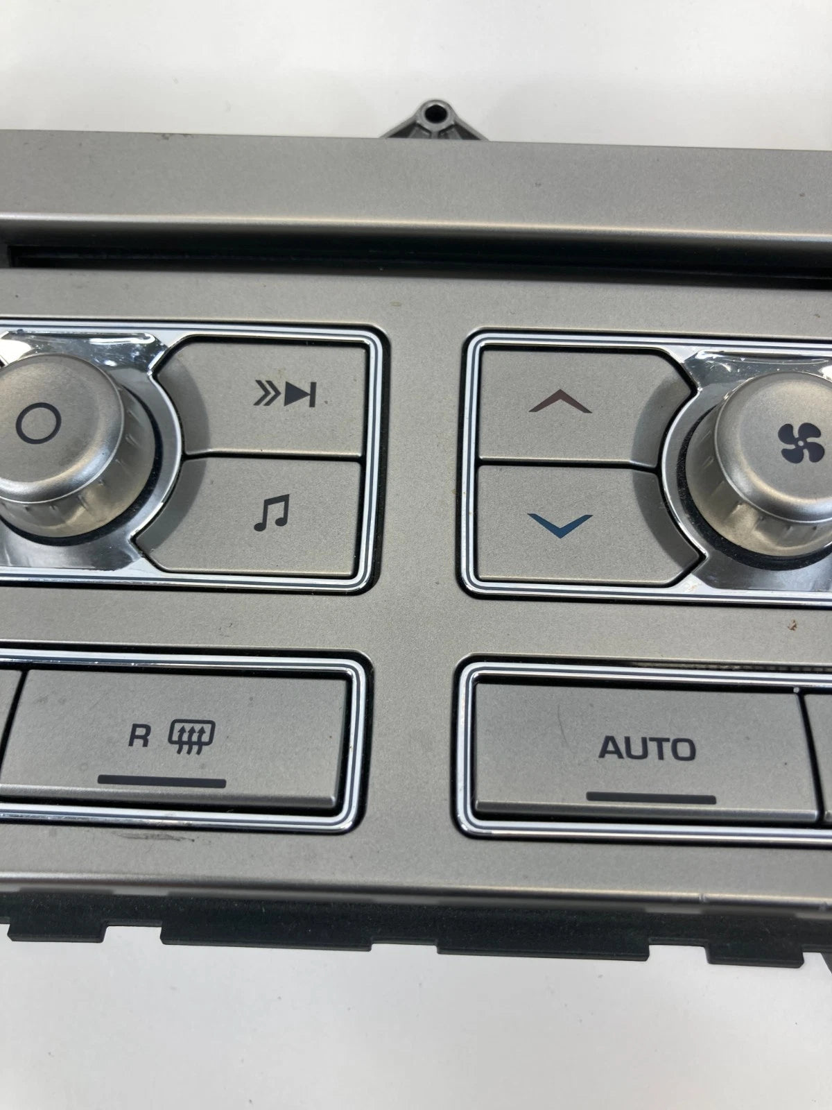 09-11 JAGUAR XF RADIO CD PLAYER CLIMATE CONTROL SWITCH PANEL 8X23-18C858-BF OEM