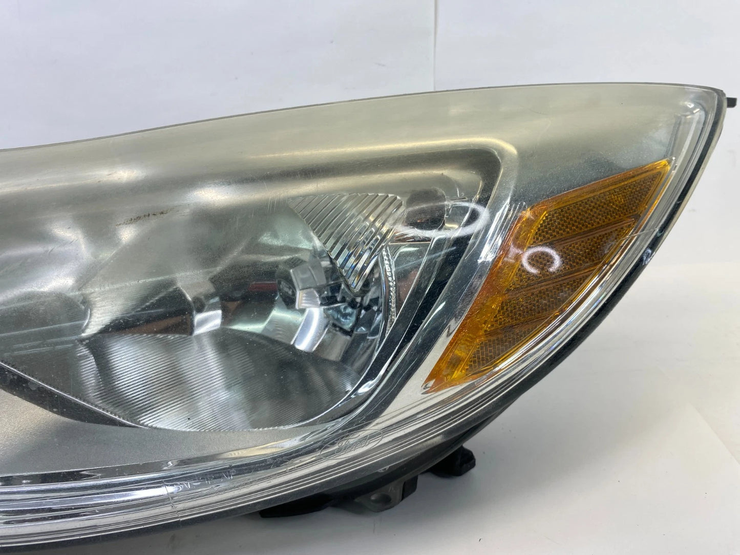 2012-2014 FORD FOCUS FRONT LEFT HALOGEN HEADLIGHT HEADLAMP BM51-13W030-E OEM